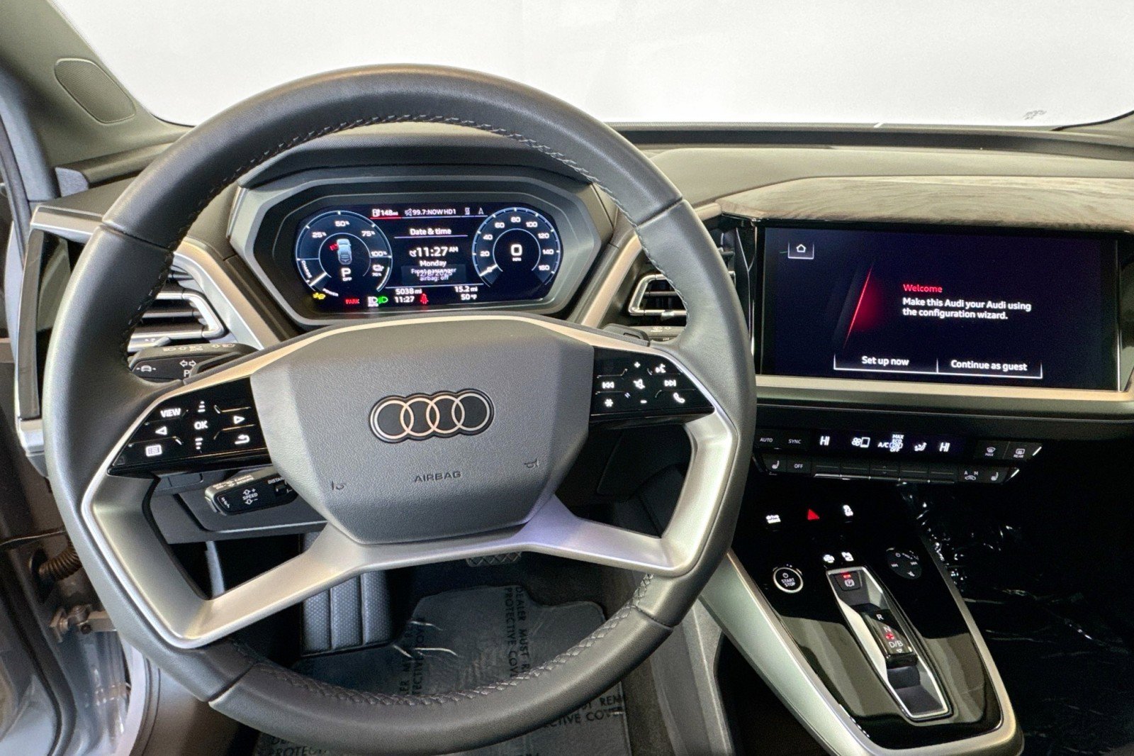 Used 2025 Audi Q4 e-tron Premium w/ Convenience Package image 11