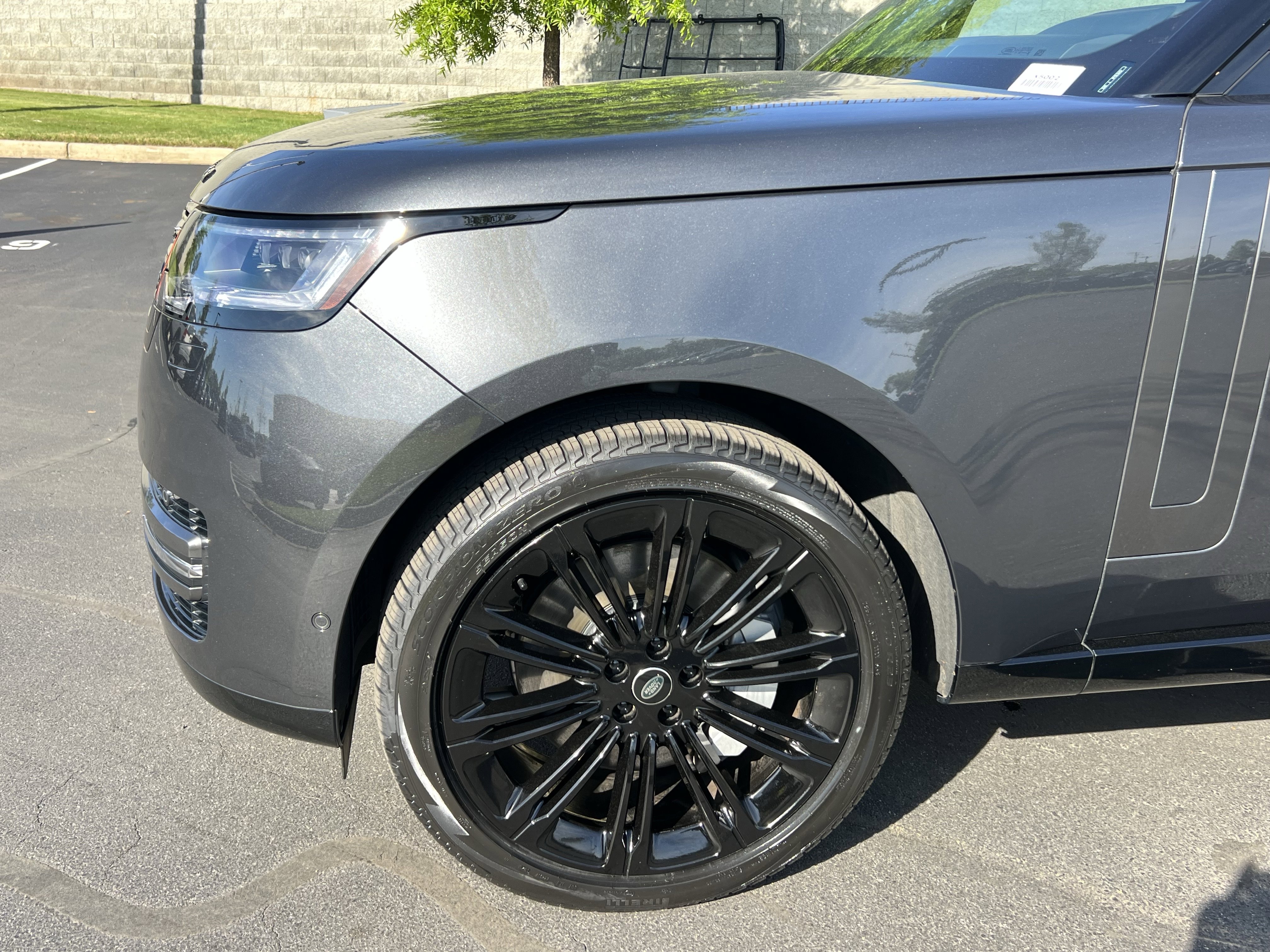 Certified 2024 Land Rover Range Rover SE image 38