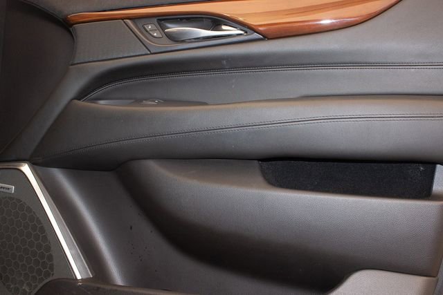Used 2018 Cadillac Escalade Luxury image 11