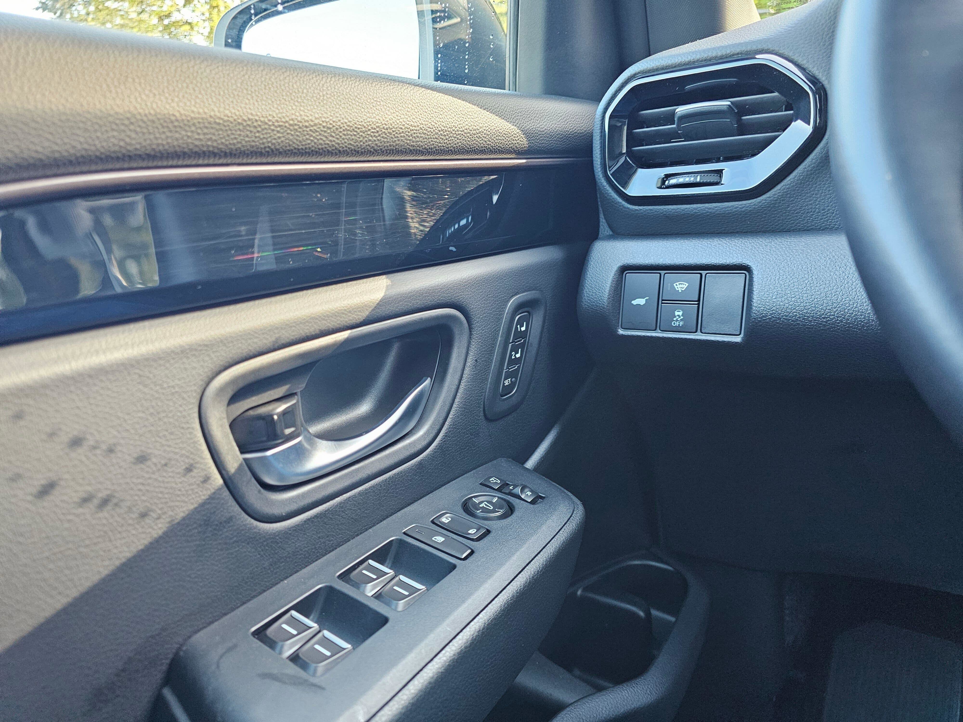 Used 2025 Honda Pilot TrailSport image 30