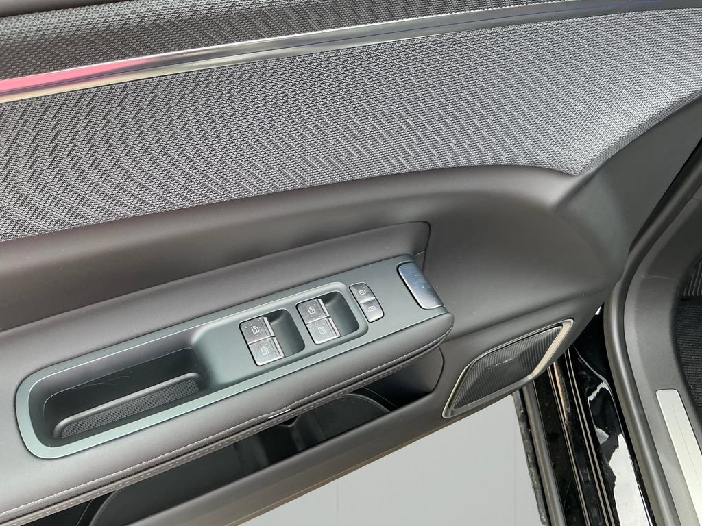 New 2026 Polestar Polestar 4 AWD/4WD image 13
