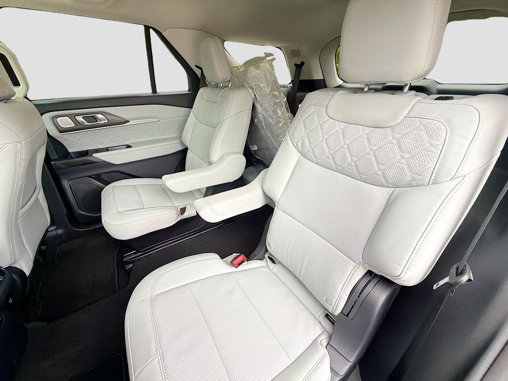 New 2026 Ford Explorer Platinum w/ LUX Leather Package AWD/4WD image 25