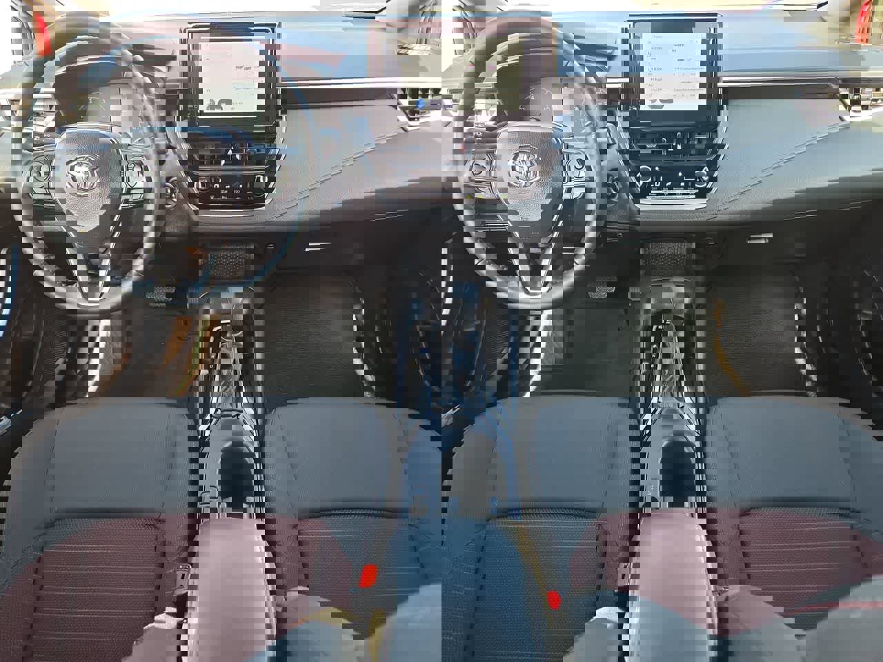 Used 2025 Toyota Corolla SE image 14