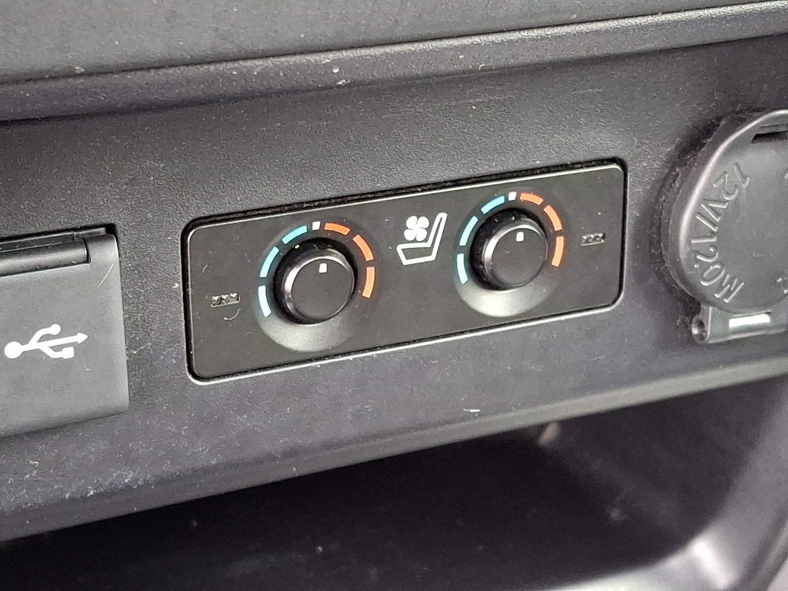 Used 2023 Toyota 4Runner Limited AWD/4WD image 23