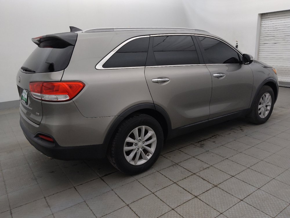 Used 2018 Kia Sorento FWD image 10