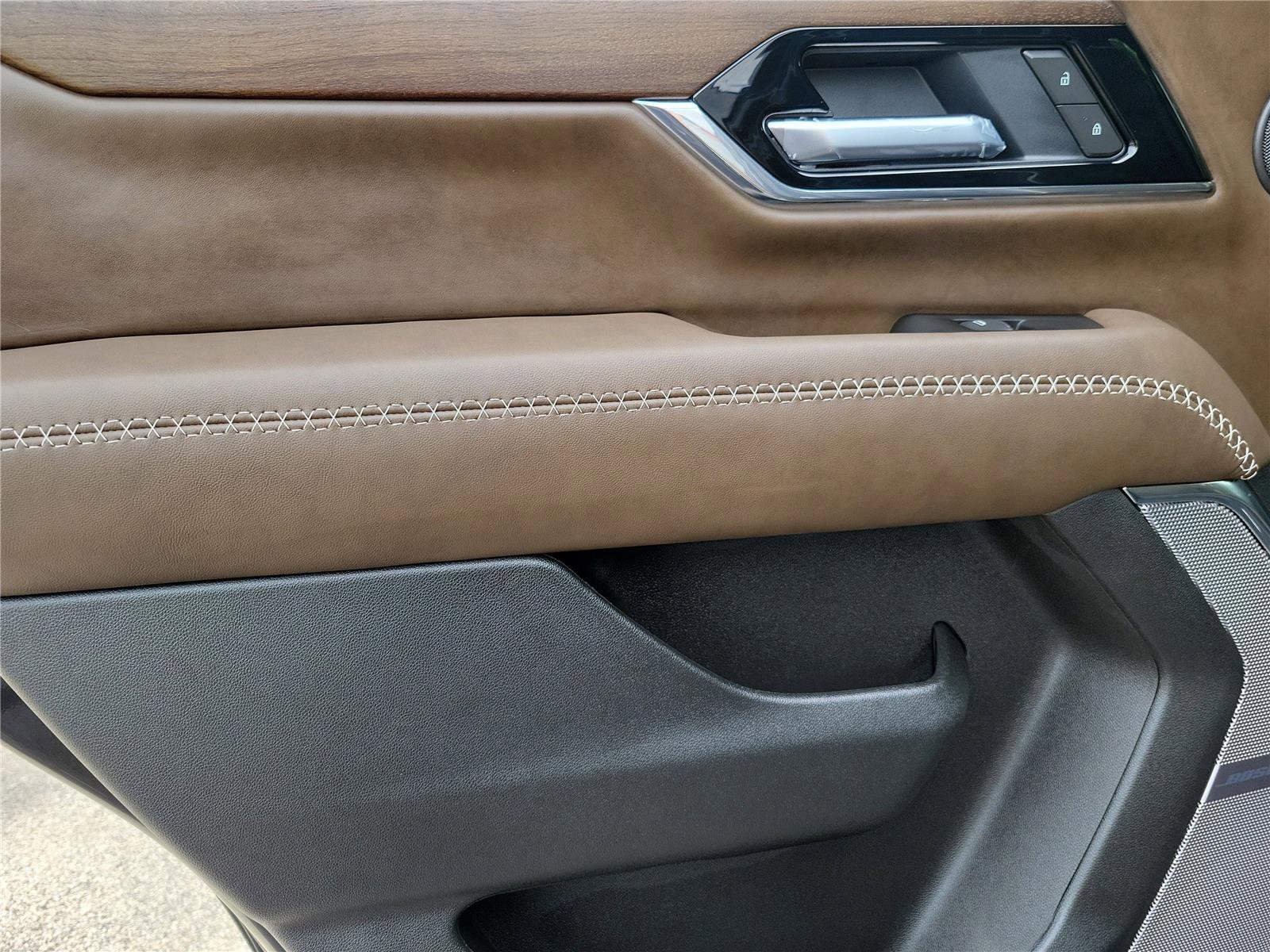 New 2026 GMC Yukon Denali Ultimate AWD/4WD image 17