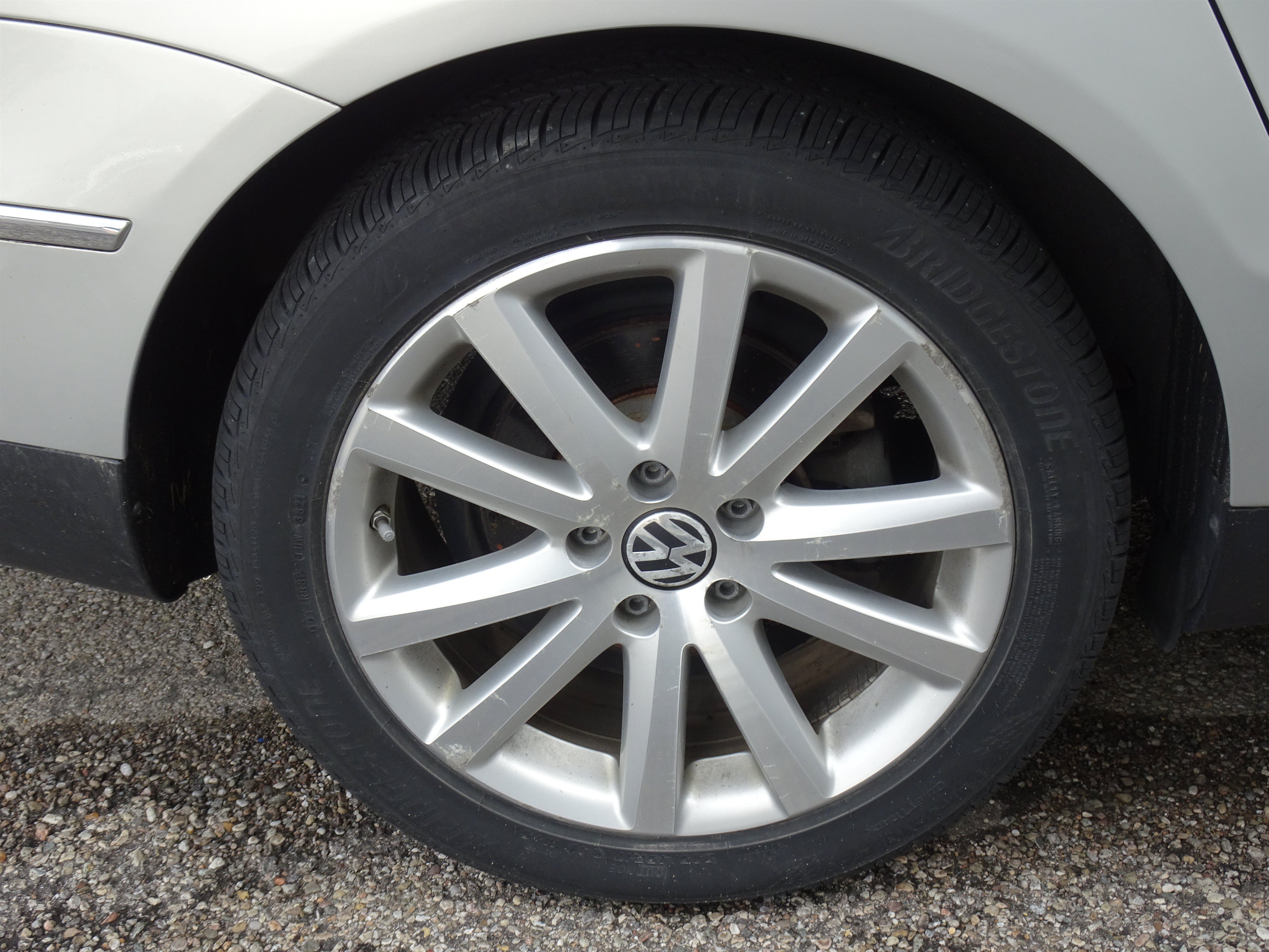Used 2010 Volkswagen Passat Komfort FWD image 8