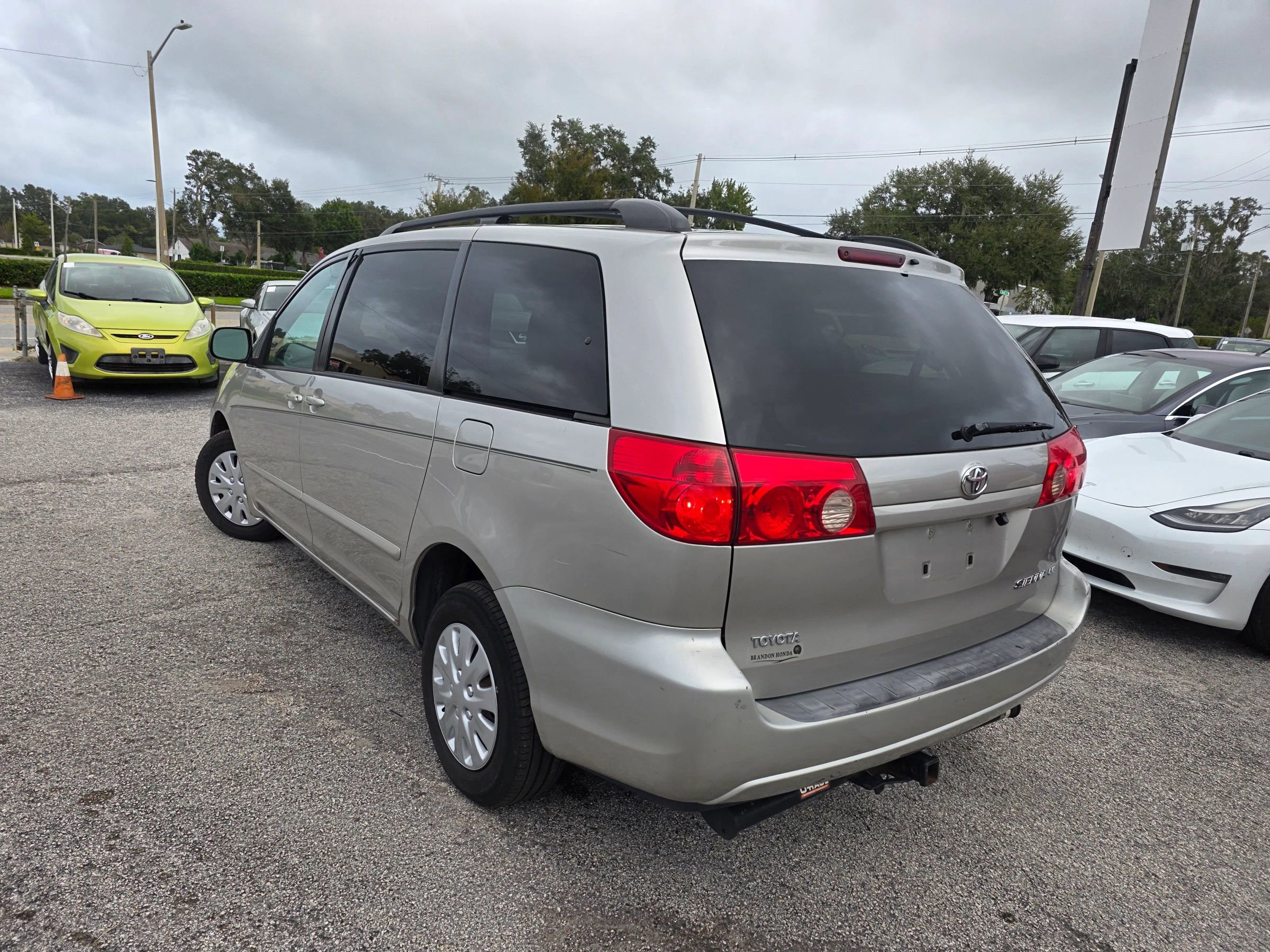 Used 2009 Toyota Sienna LE image 5