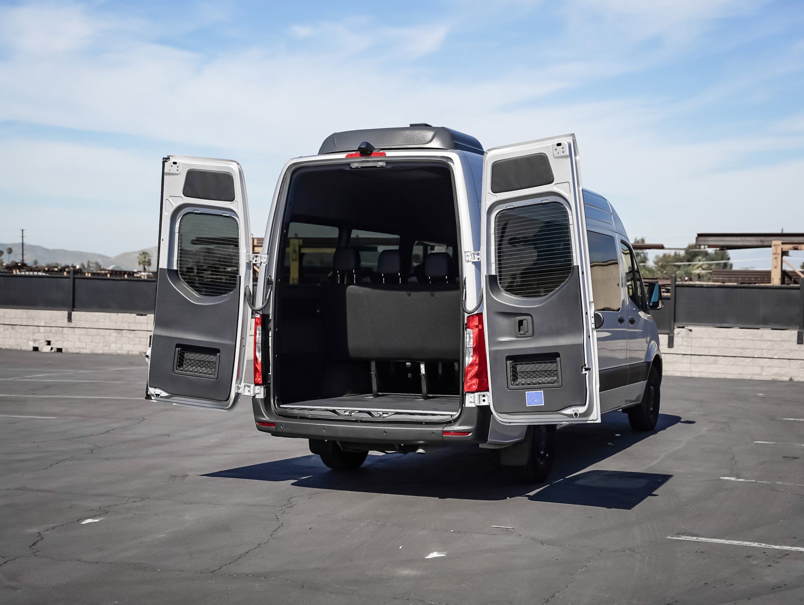 Used 2024 Mercedes-Benz Sprinter 2500 image 7