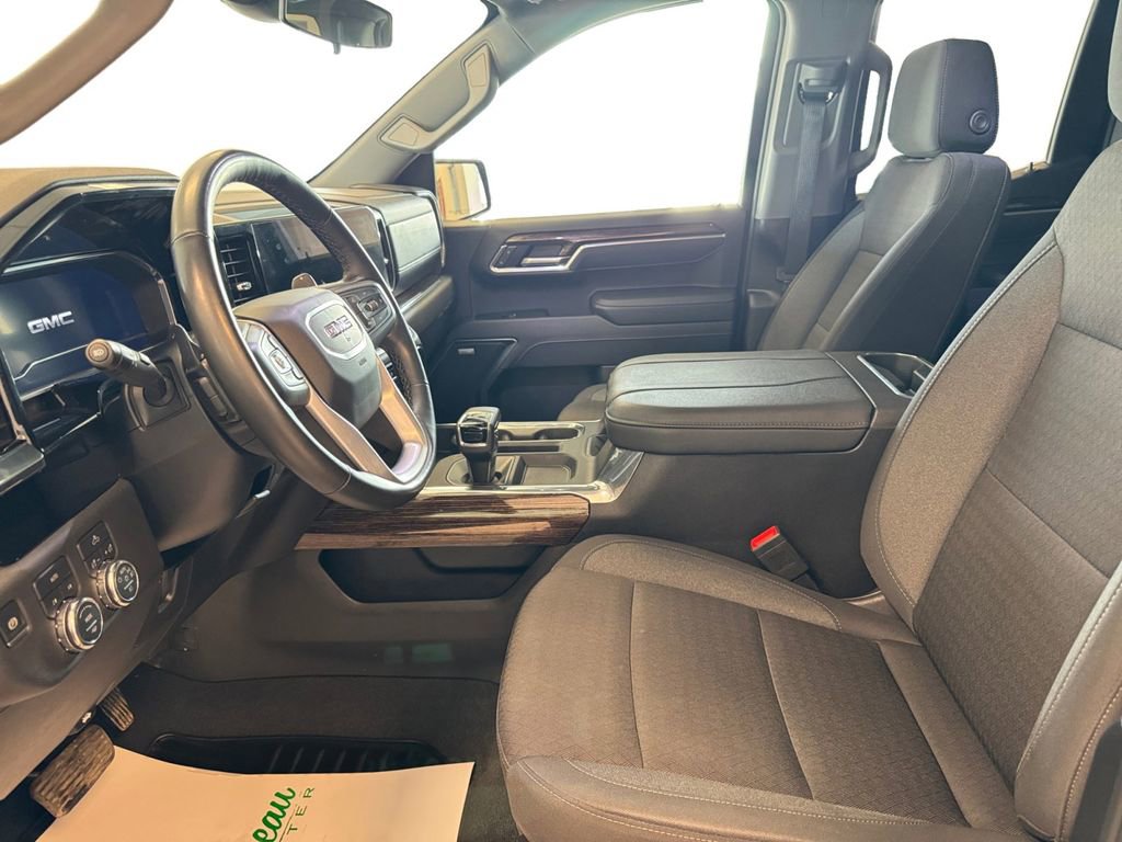 Used 2025 GMC Sierra 1500 Elevation w/ Preferred Package image 10
