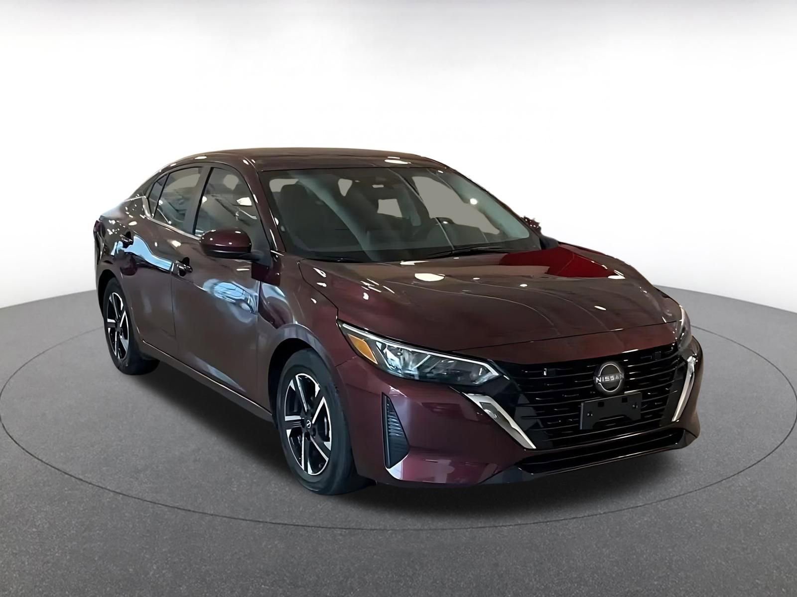 Used 2025 Nissan Sentra SV image 3