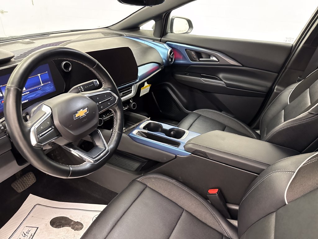 Used 2025 Chevrolet Equinox EV LT w/ Convenience Package II FWD image 12