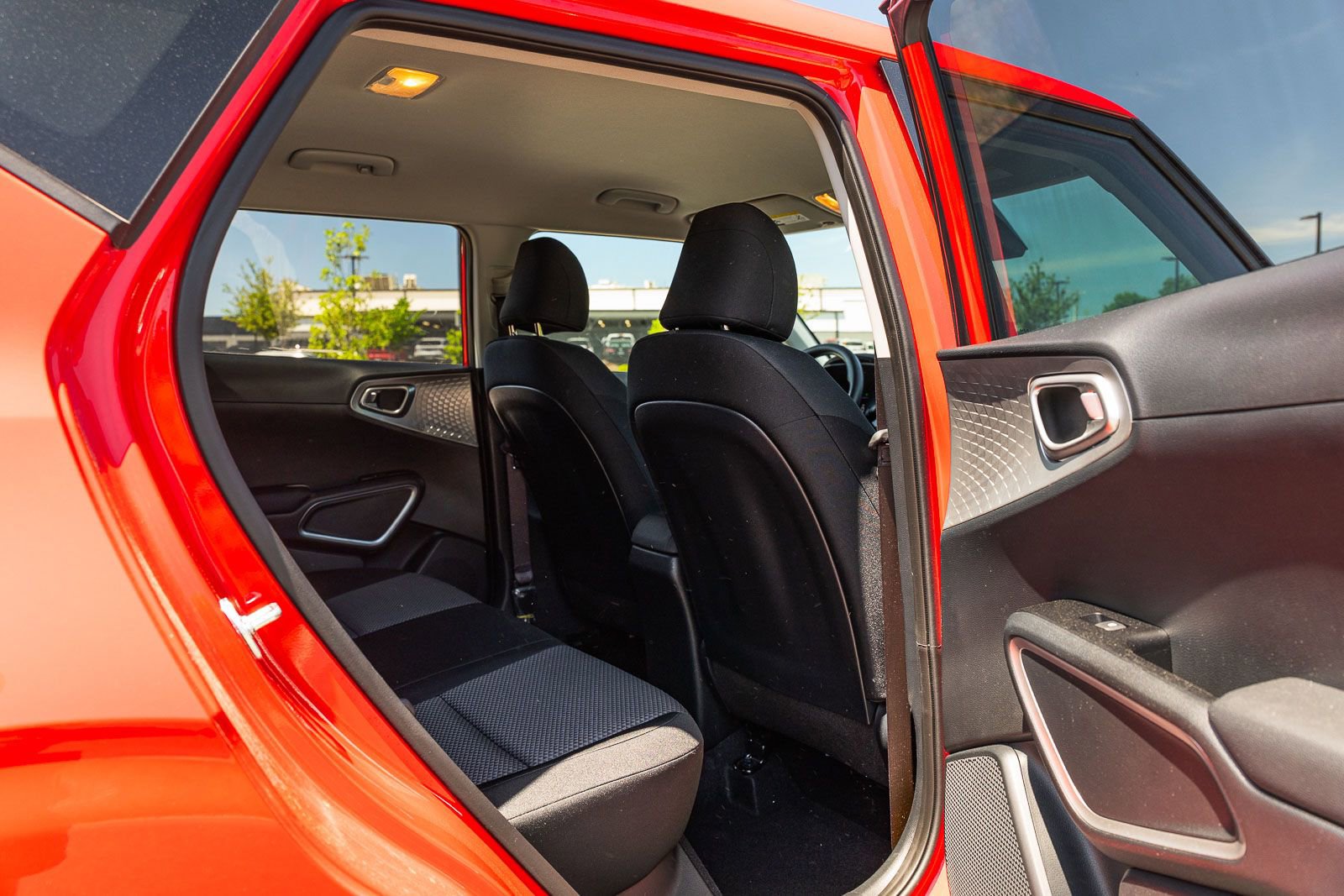 Used 2025 Kia Soul LX w/ LX Technology Package FWD image 13