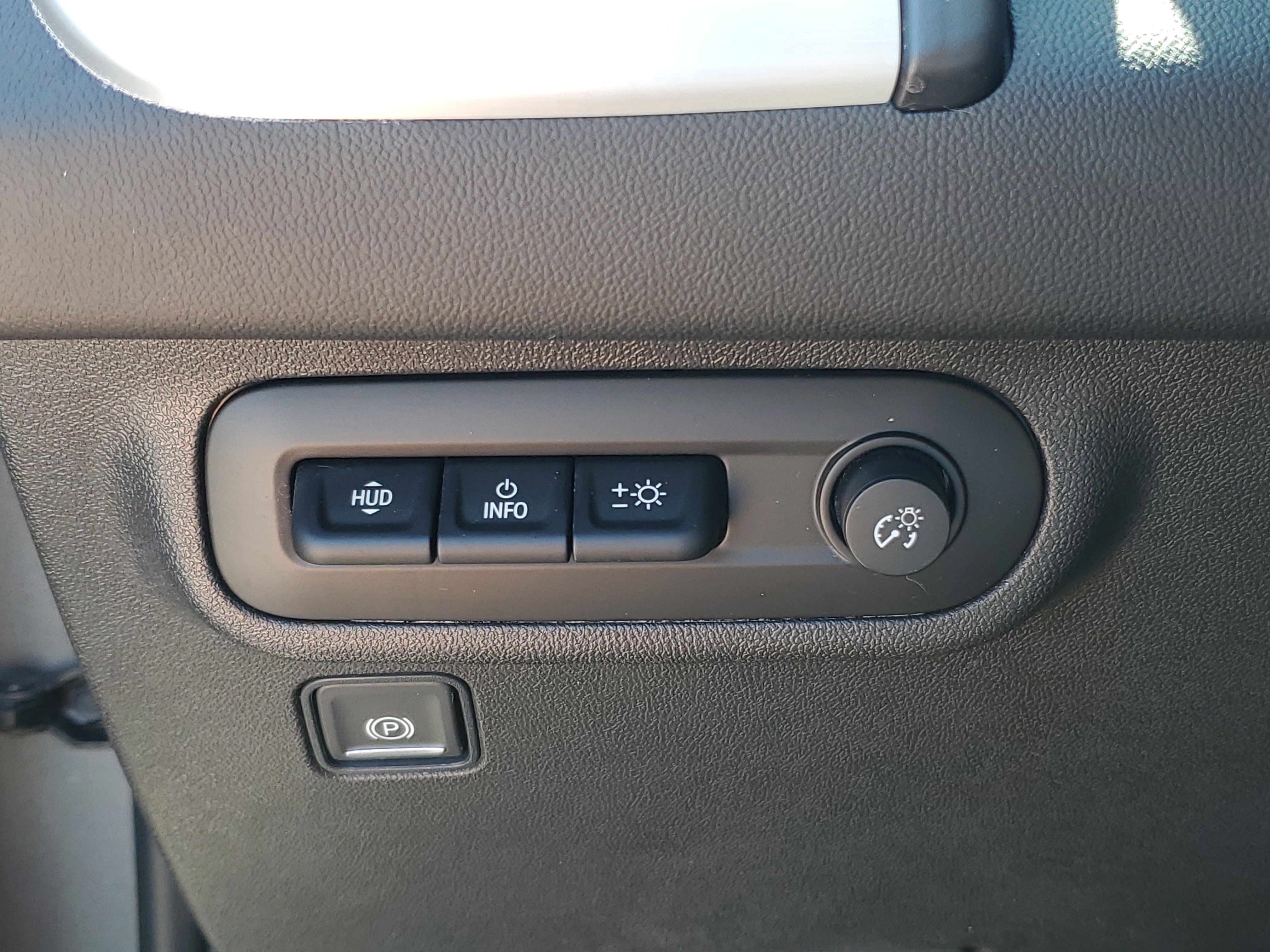 Used 2023 GMC Terrain SLT w/ Infotainment Package II FWD image 28