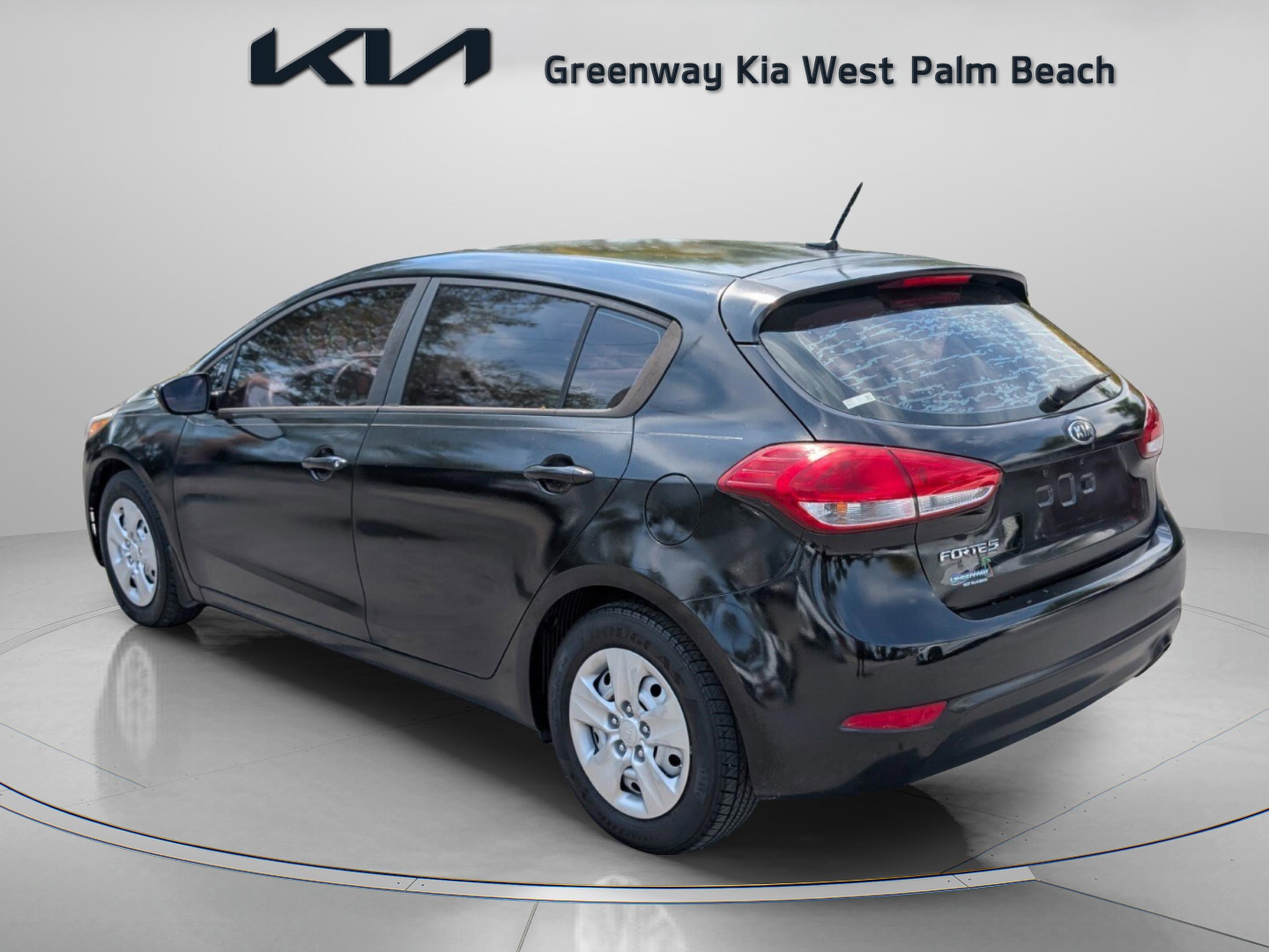 Used 2017 Kia Forte LX FWD image 5