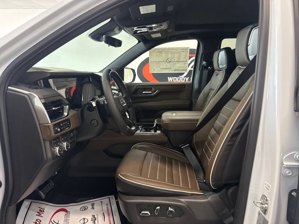 New 2026 GMC Yukon Denali Ultimate AWD/4WD image 12