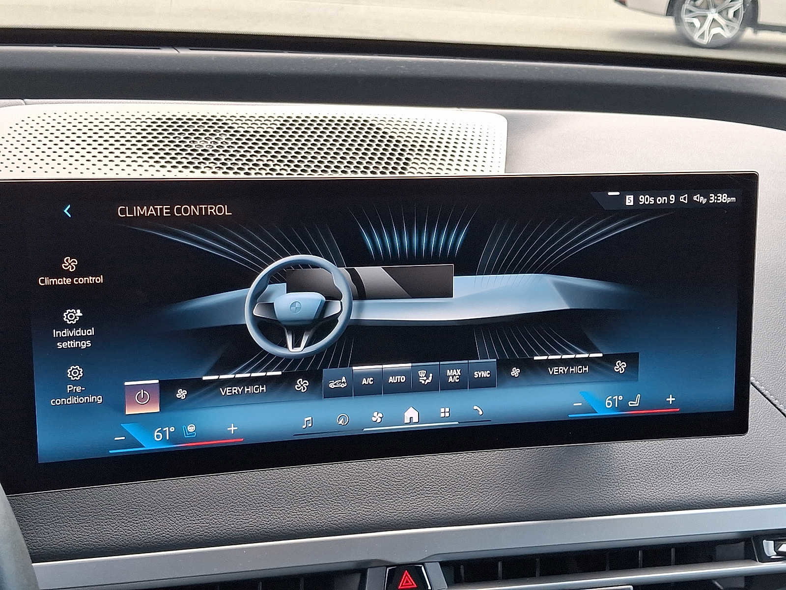 Used 2025 BMW iX xDrive50 w/ Premium Package image 16