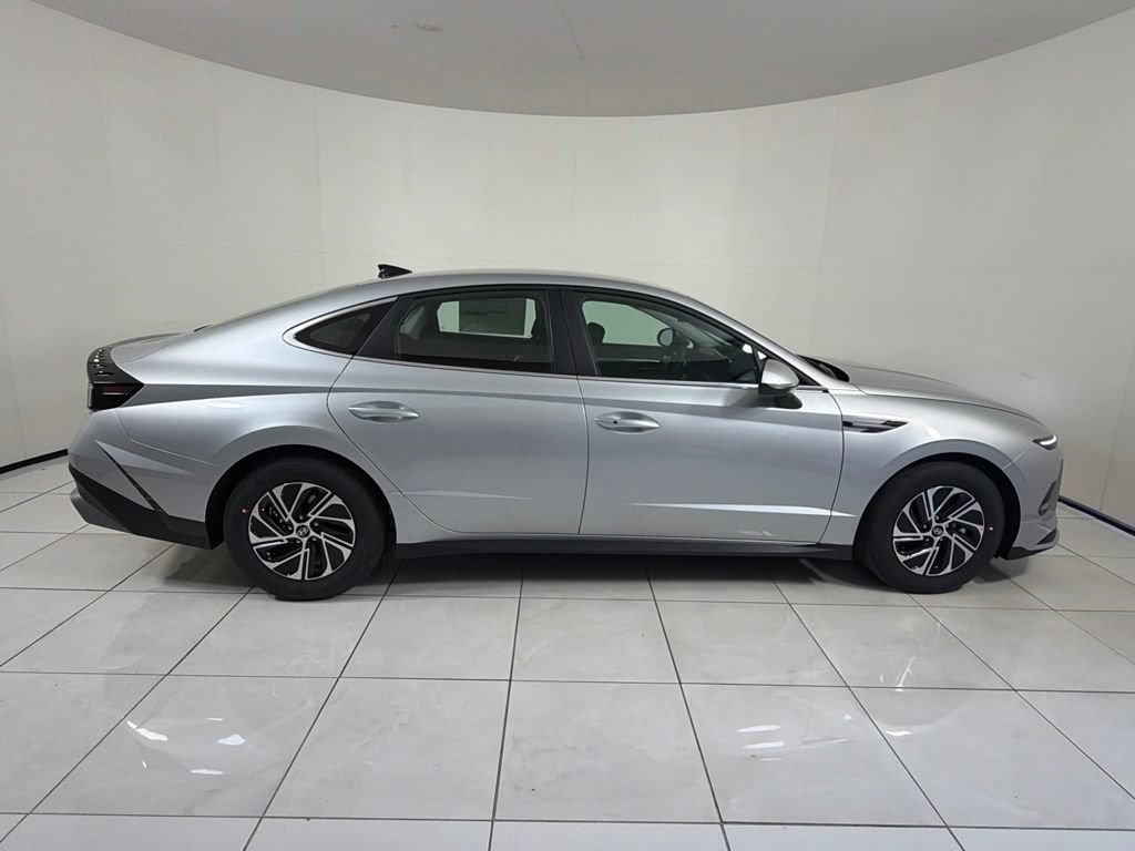 New 2026 Hyundai Sonata Blue FWD image 4
