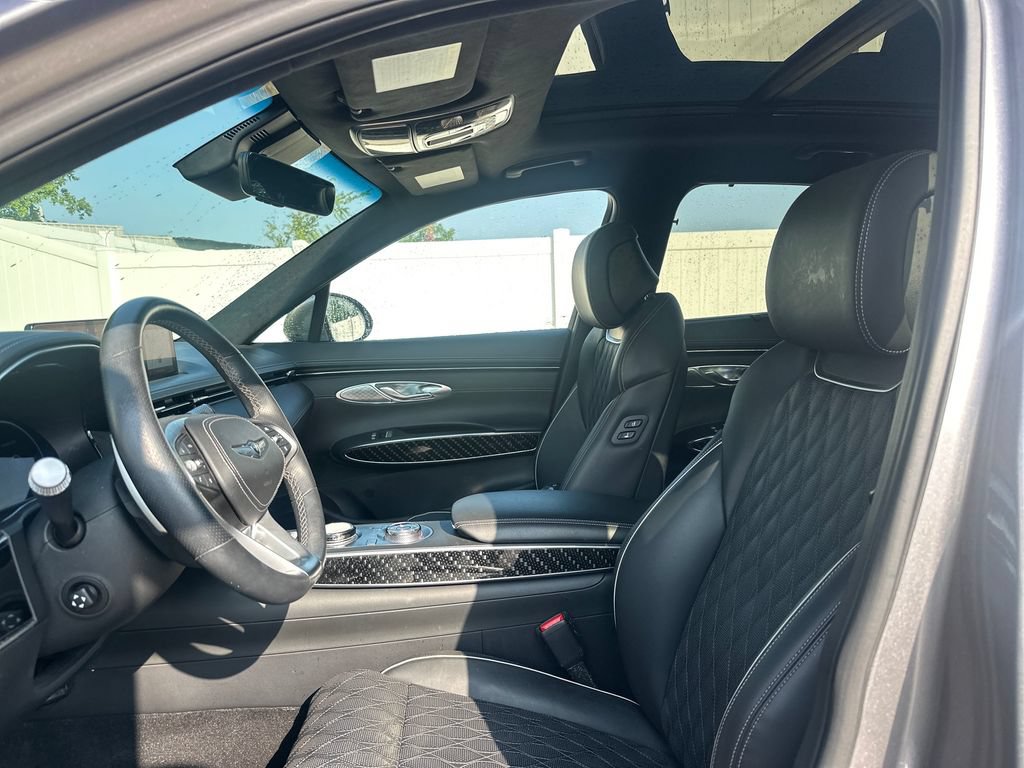 Used 2025 Genesis GV70 3.5T Sport w/ Sport Prestige Package AWD/4WD image 44