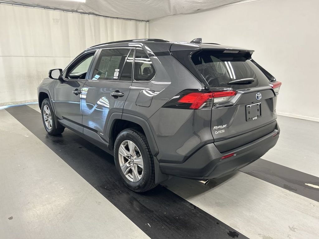 Used 2024 Toyota RAV4 LE AWD/4WD image 7