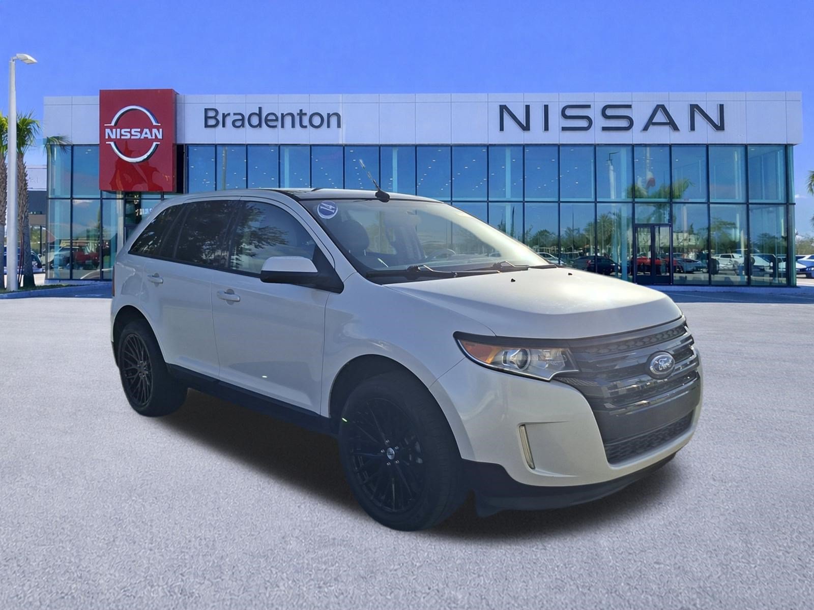 Used 2014 Ford Edge SEL w/ Equipment Group 205A FWD image 3