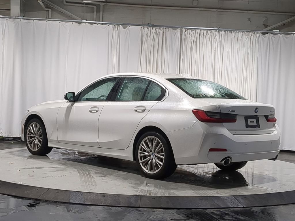 Used 2024 BMW 330i xDrive Sedan w/ Convenience Package image 15