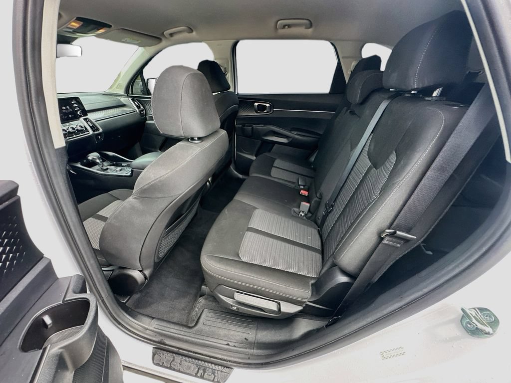 Used 2023 Kia Sorento LX FWD image 21