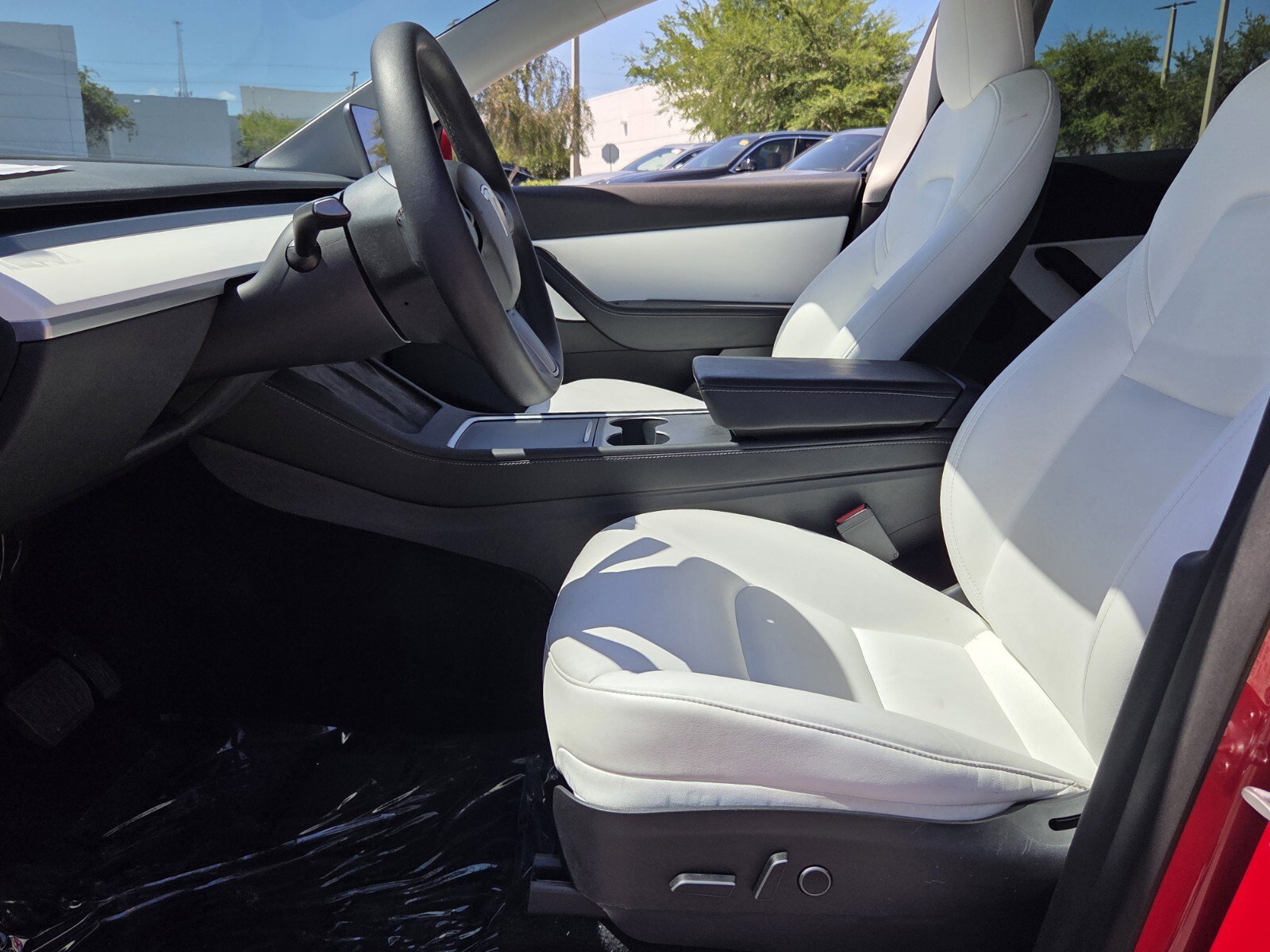 Used 2021 Tesla Model Y Long Range image 10