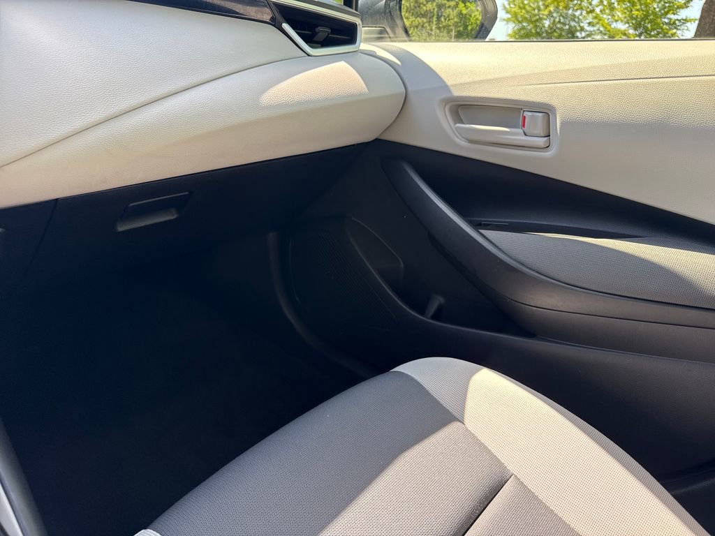 Used 2023 Toyota Corolla LE FWD image 18