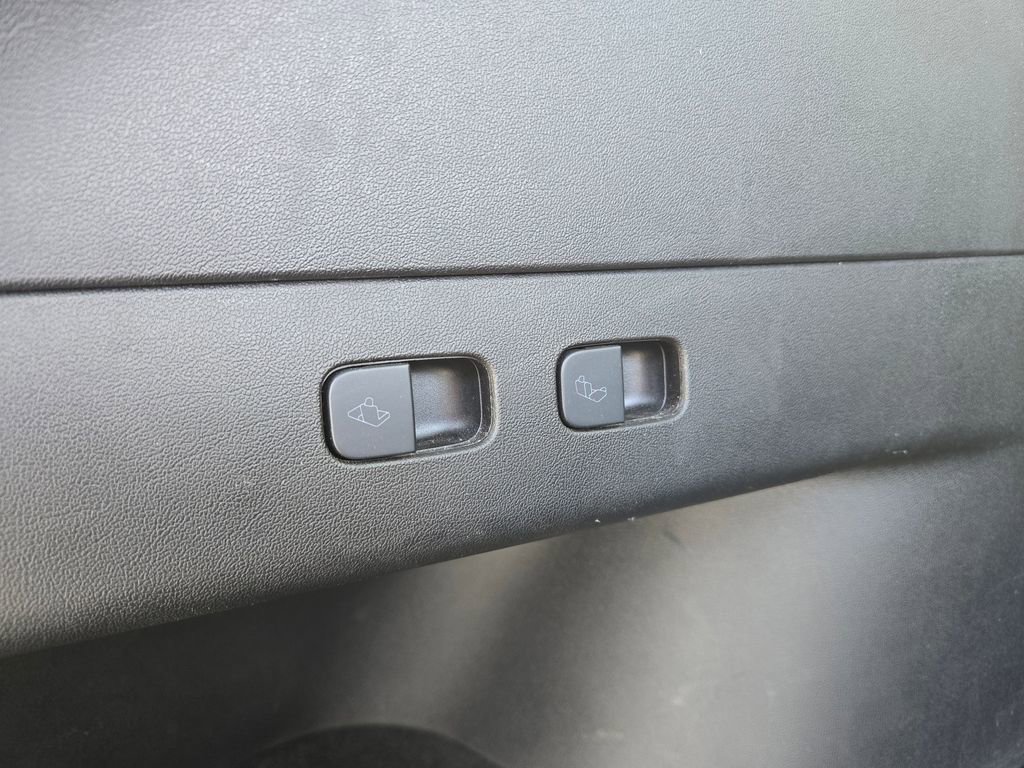 Used 2020 Tesla Model Y Long Range image 20