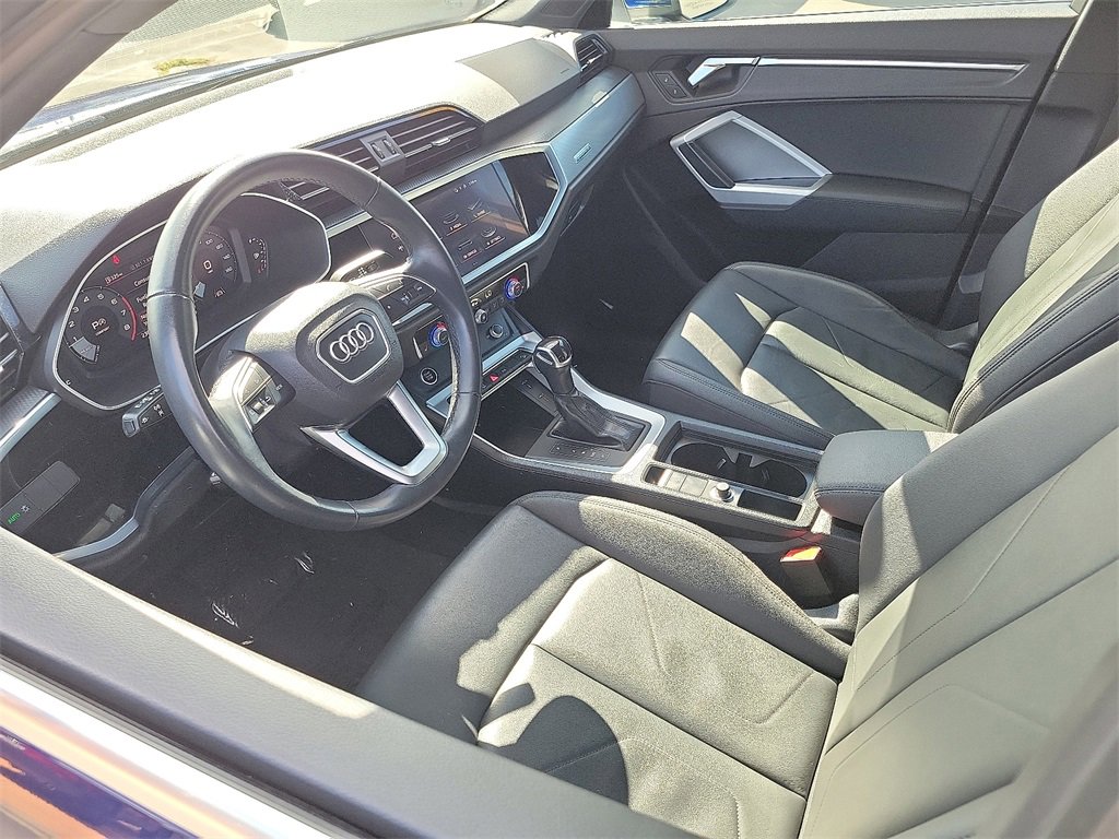 Used 2022 Audi Q3 2.0T Premium w/ Convenience Package image 4