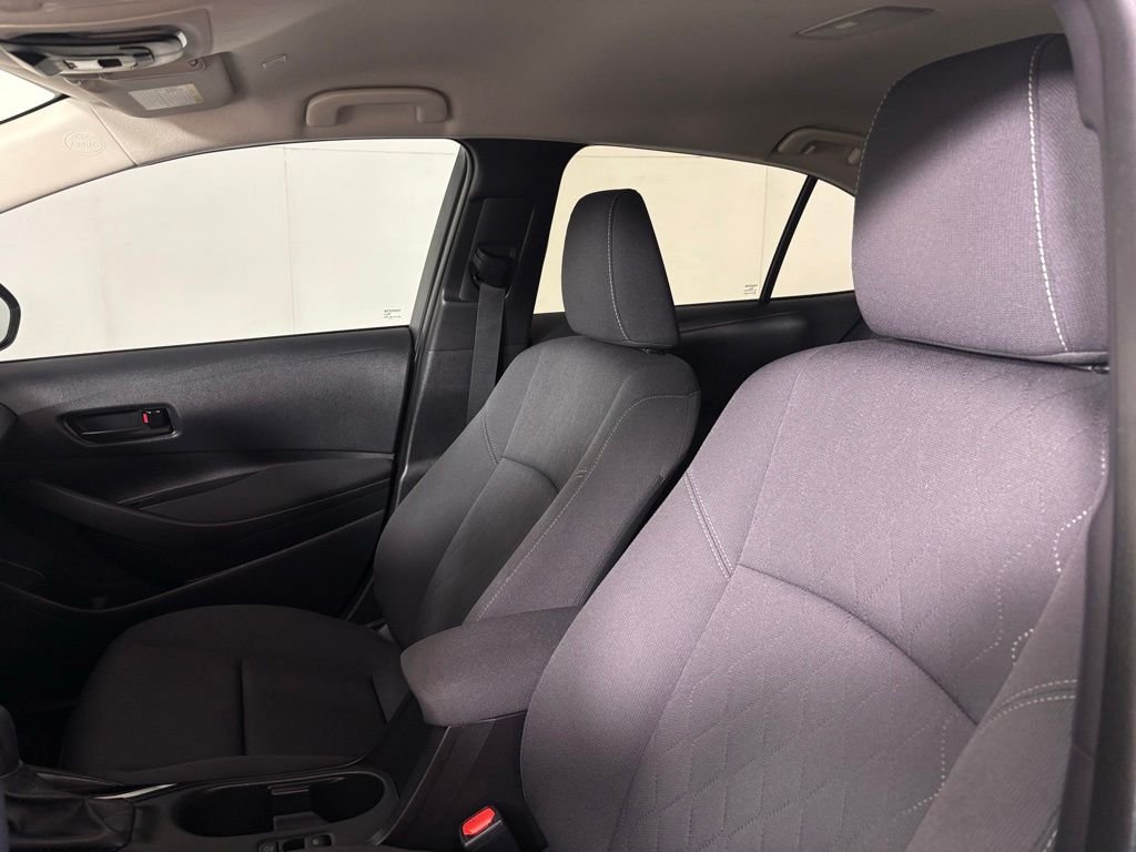Used 2025 Toyota Corolla LE FWD image 16