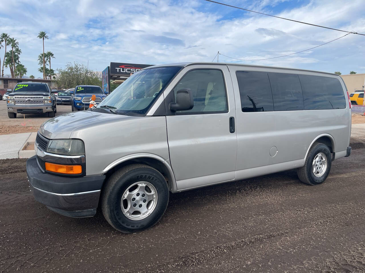 Used 2008 Chevrolet Express 1500 Passenger w/ LT Preferred Equipment Group image 3