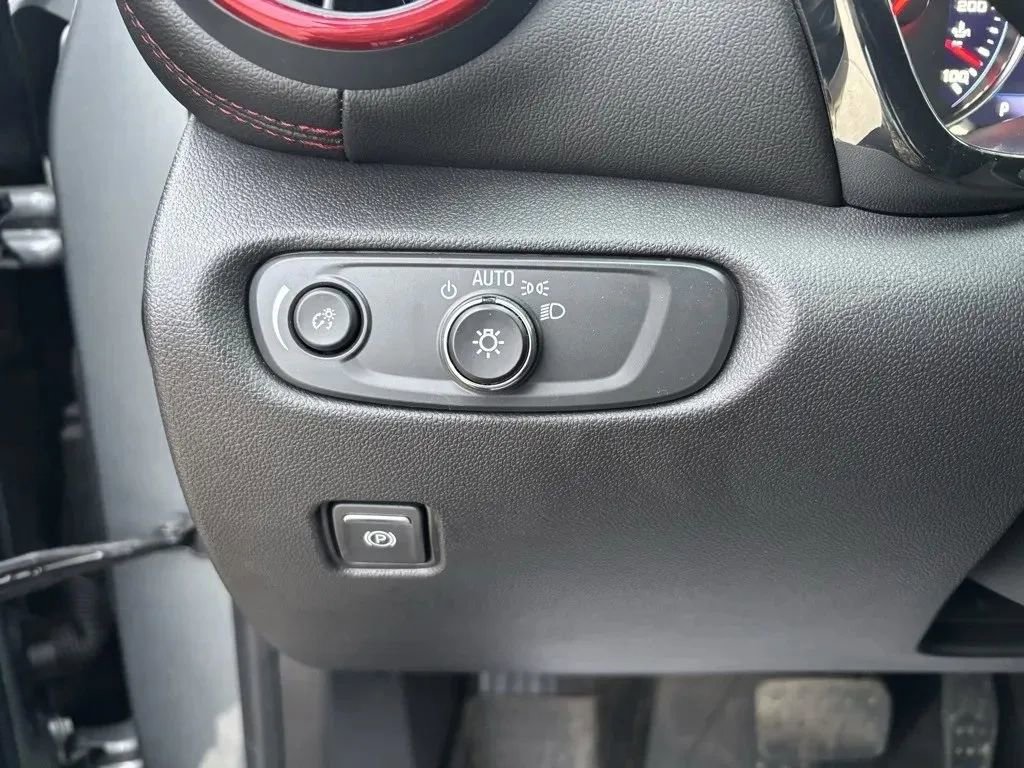 Used 2025 Chevrolet Blazer RS image 12