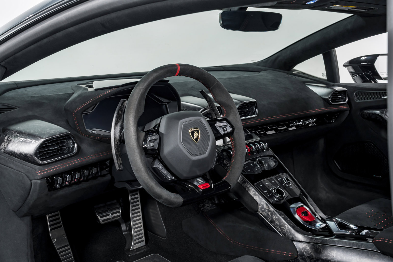 Used 2018 Lamborghini Huracan Performante AWD/4WD image 12