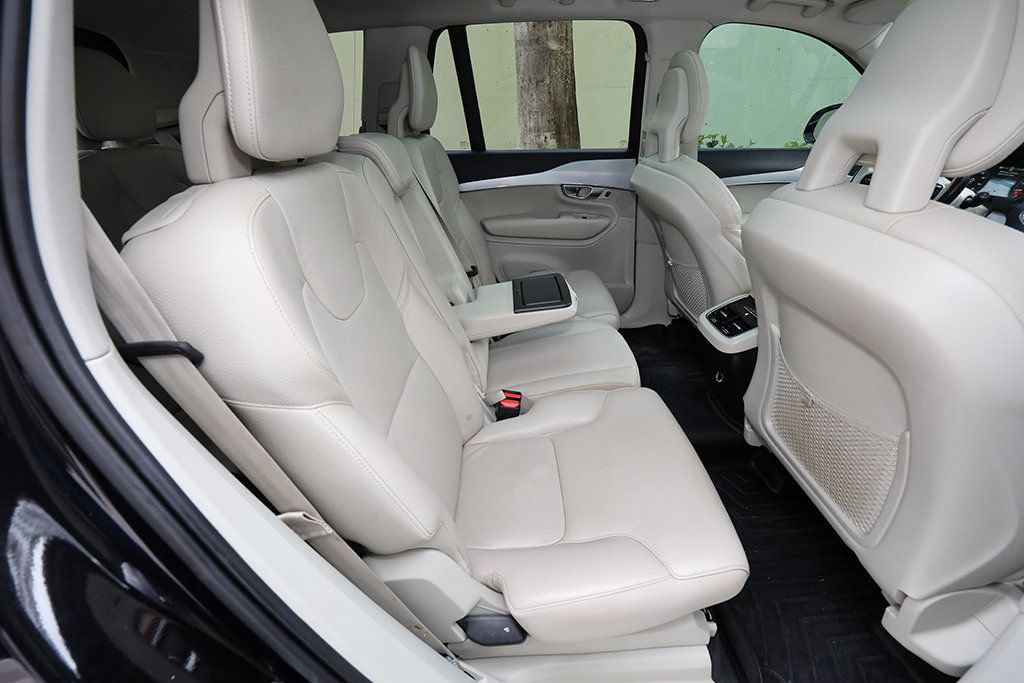 Used 2018 Volvo XC90 T6 Momentum w/ Convenience Package AWD/4WD image 31