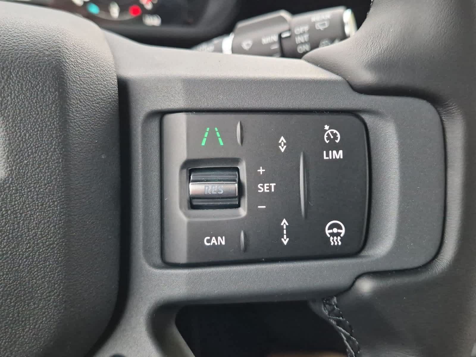 New 2026 Land Rover Defender 130 X-Dynamic SE AWD/4WD image 28