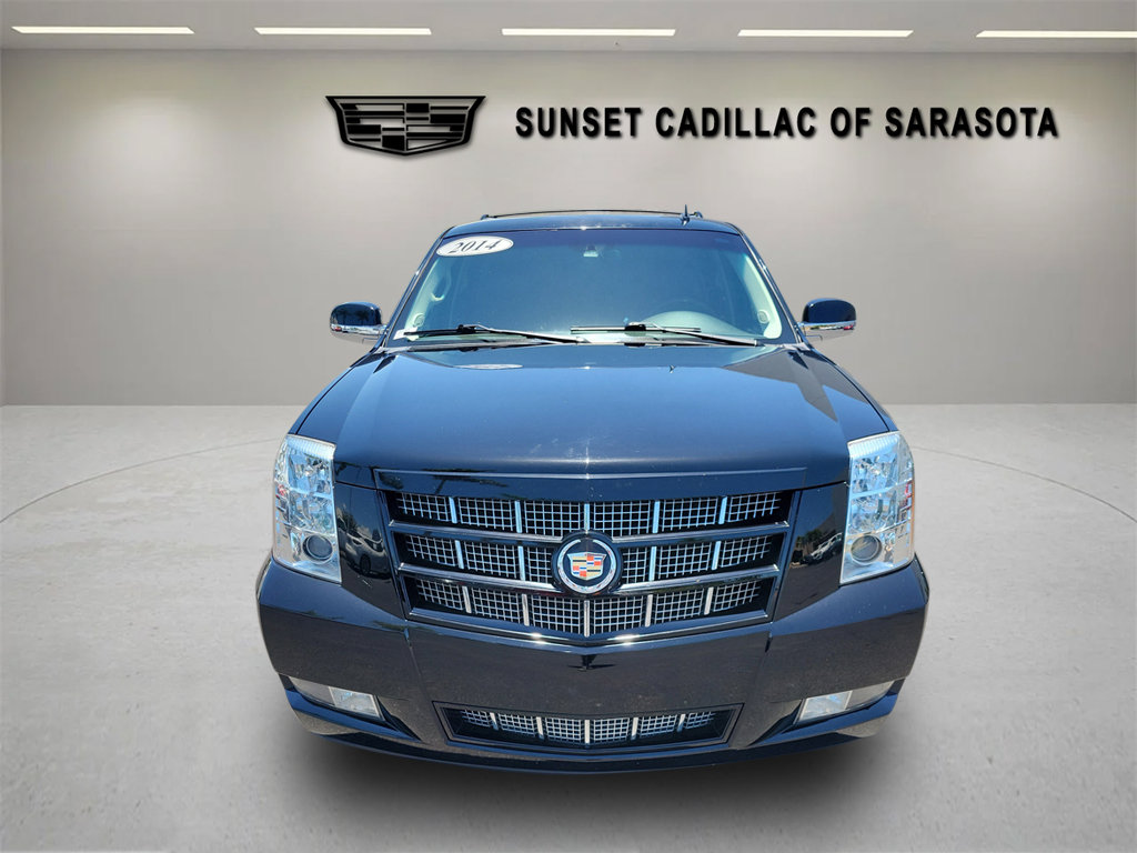 Used 2014 Cadillac Escalade Premium RWD image 2
