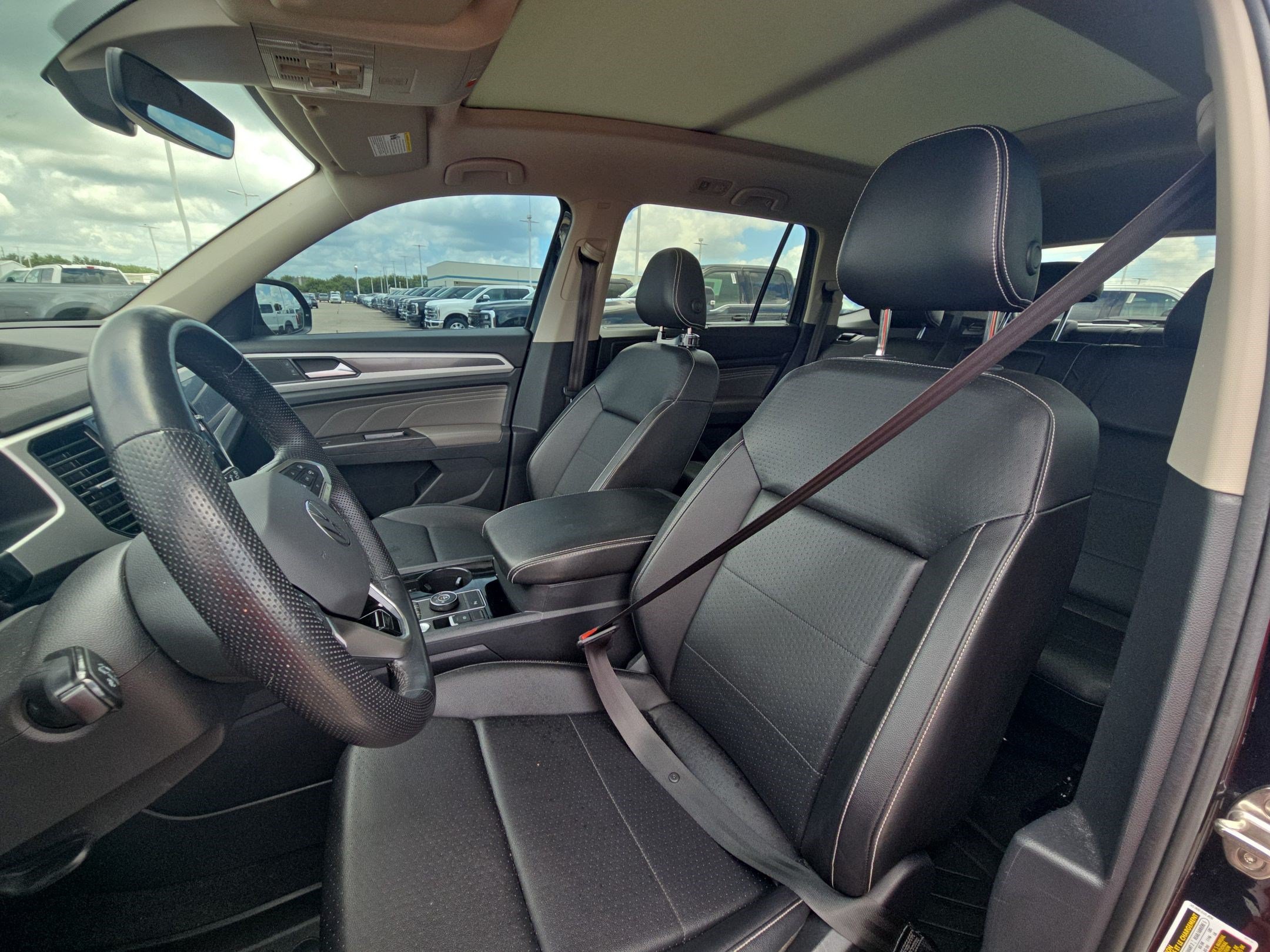 Used 2023 Volkswagen Atlas SEL R-Line AWD/4WD image 15