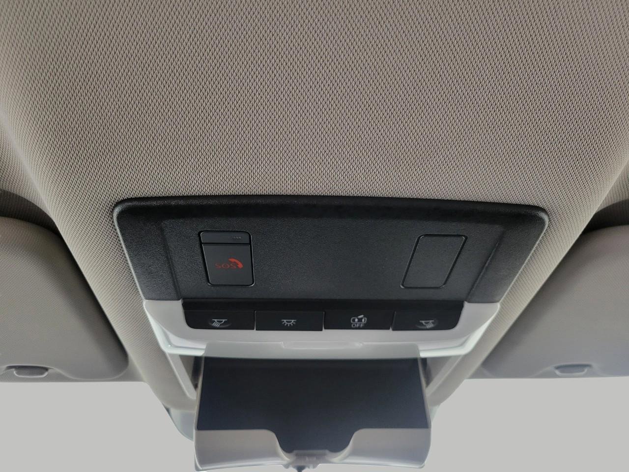 Used 2025 Nissan Rogue SV image 19