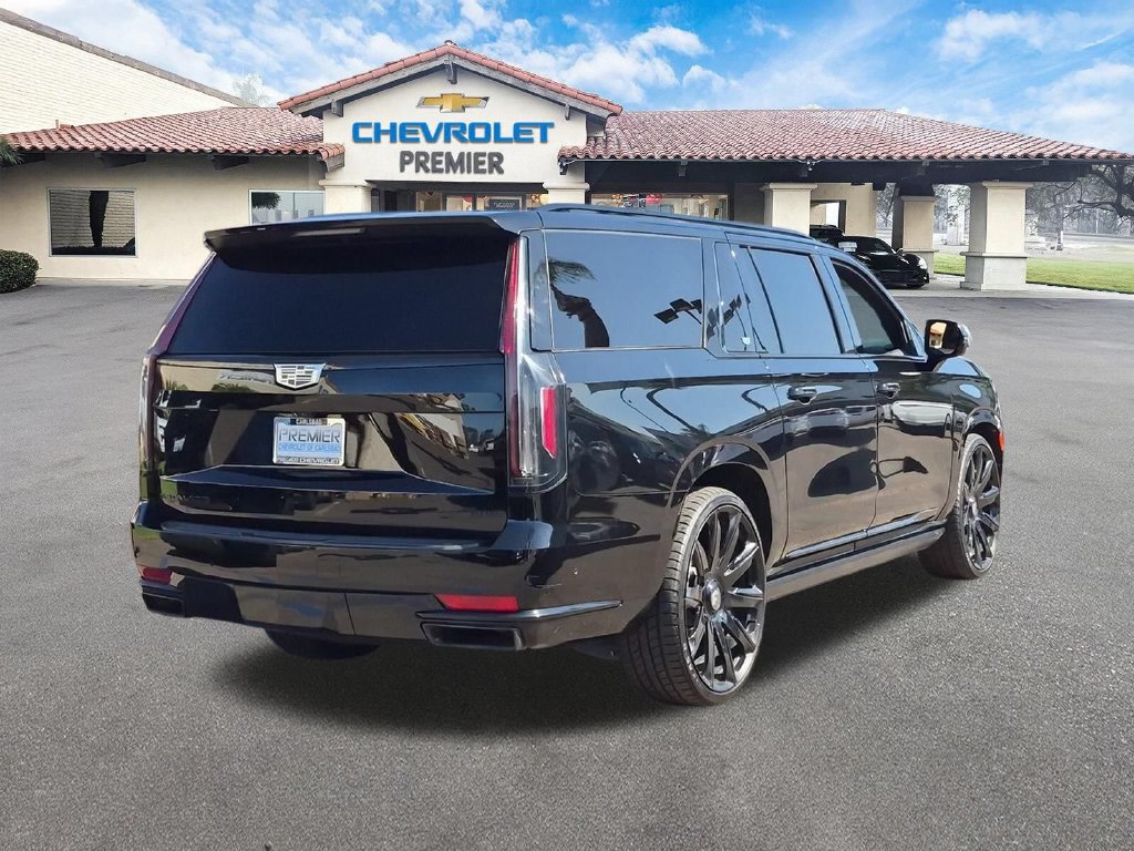 Used 2023 Cadillac Escalade ESV Sport Platinum w/ LPO, ONYX Package AWD/4WD image 8