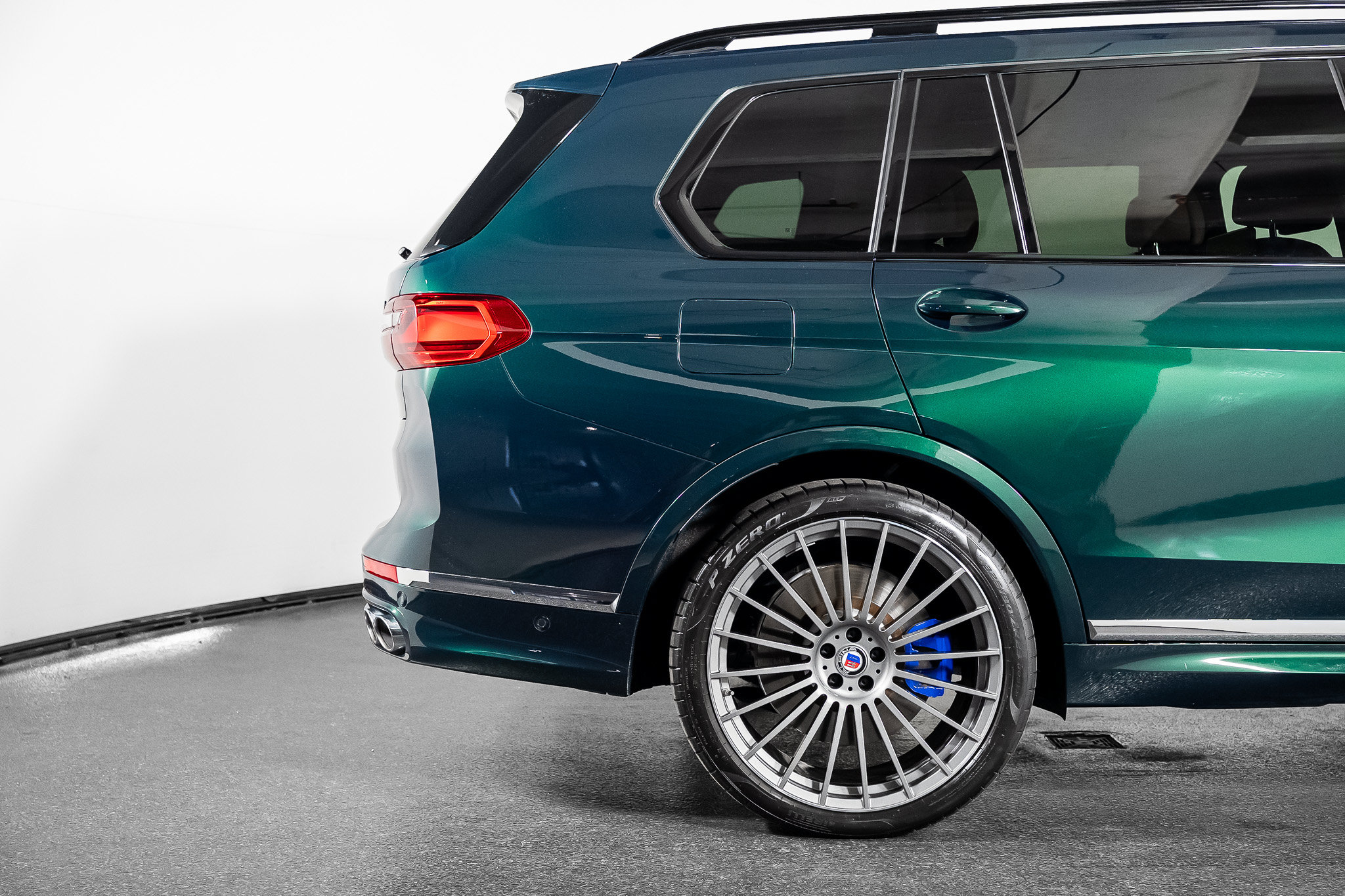 Used 2022 BMW ALPINA XB7 AWD/4WD image 33