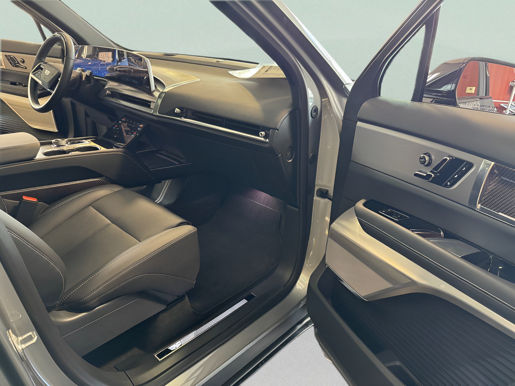 New 2026 Cadillac Vistiq Luxury AWD/4WD image 15