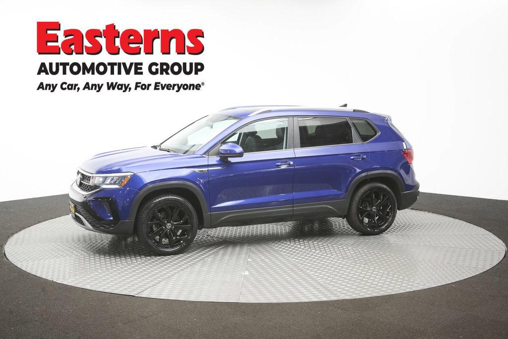 Used 2022 Volkswagen Taos SE w/ Panoramic Sunroof Package FWD image 58