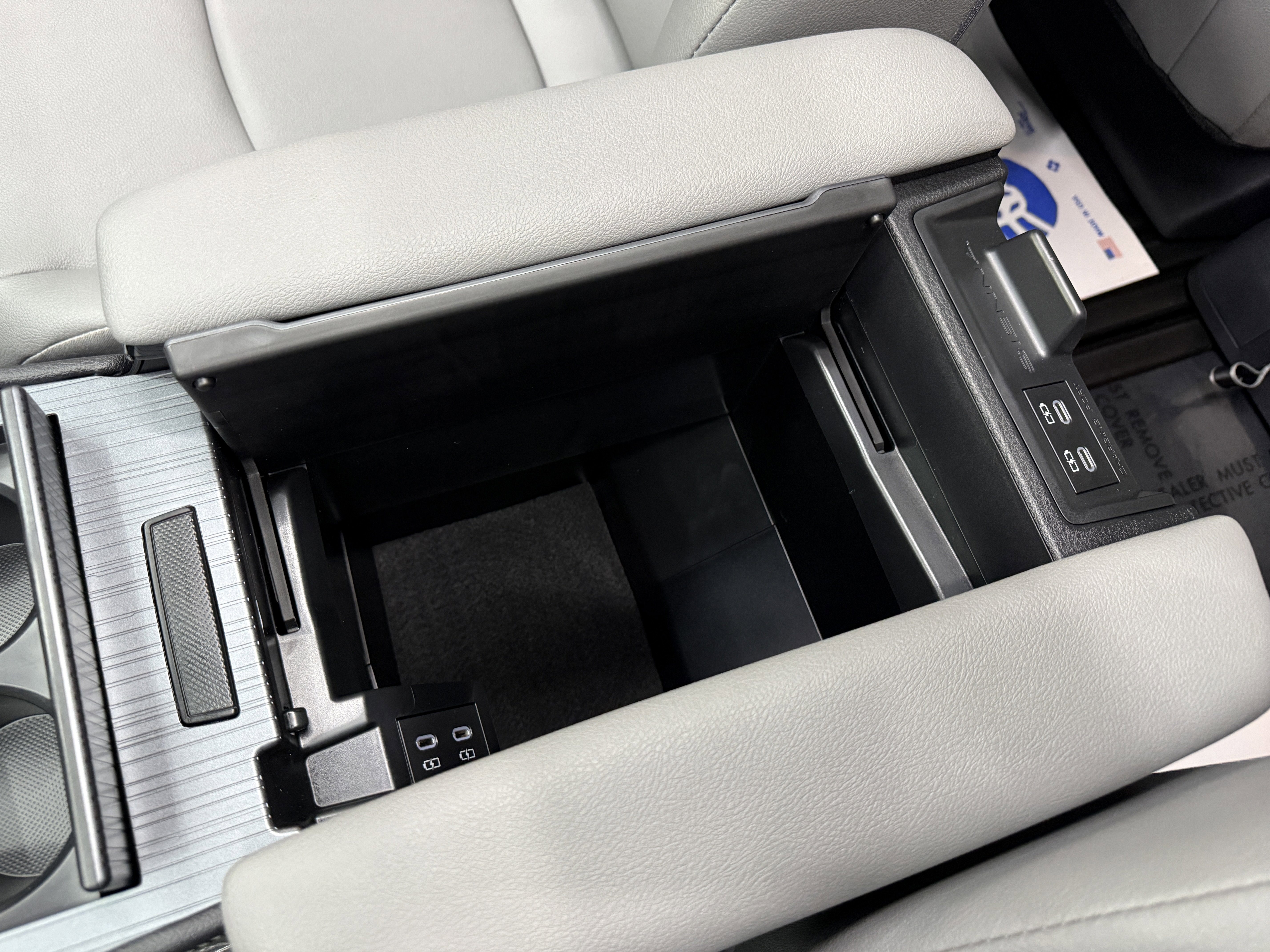 Used 2026 Toyota Sienna XLE image 23