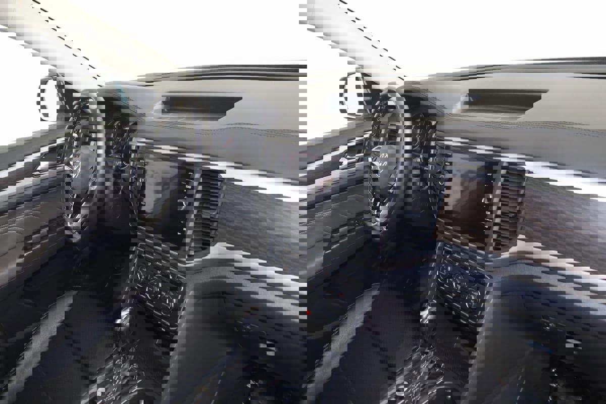 Used 2021 Volkswagen Atlas SE image 42