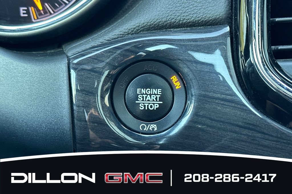 Used 2020 Jeep Grand Cherokee Overland AWD/4WD image 23