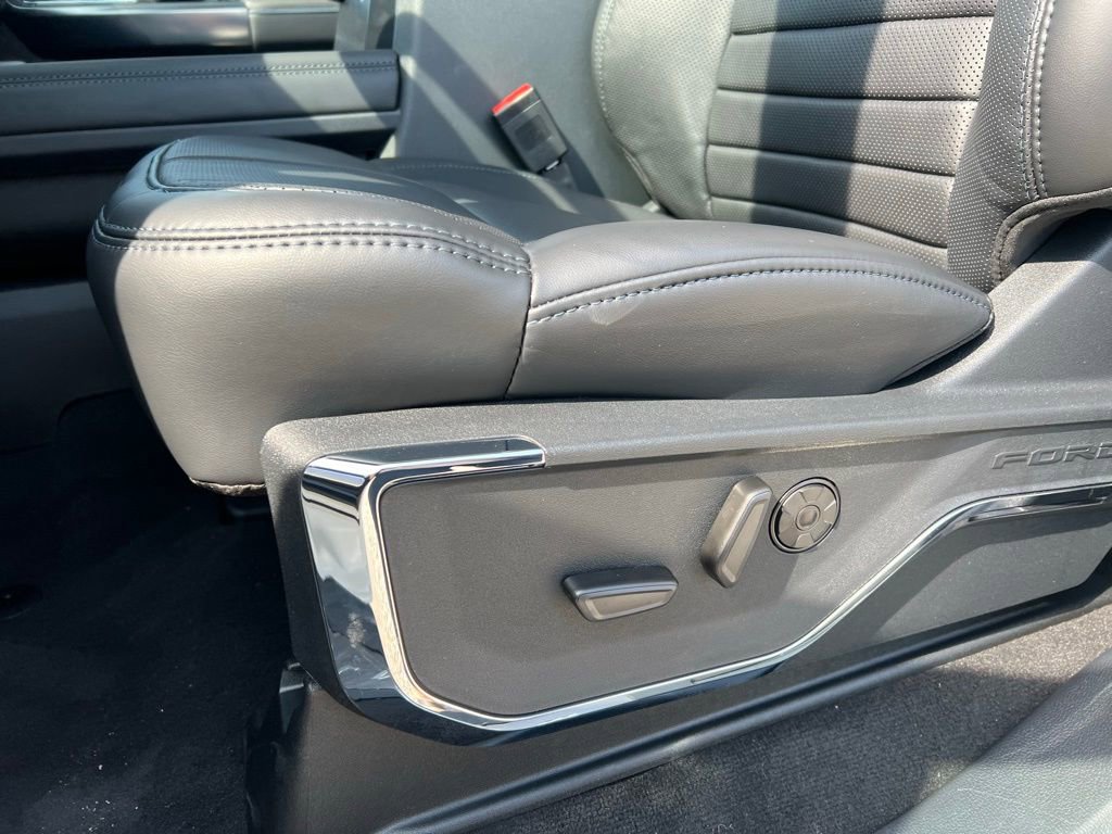 New 2025 Ford F250 Platinum image 15