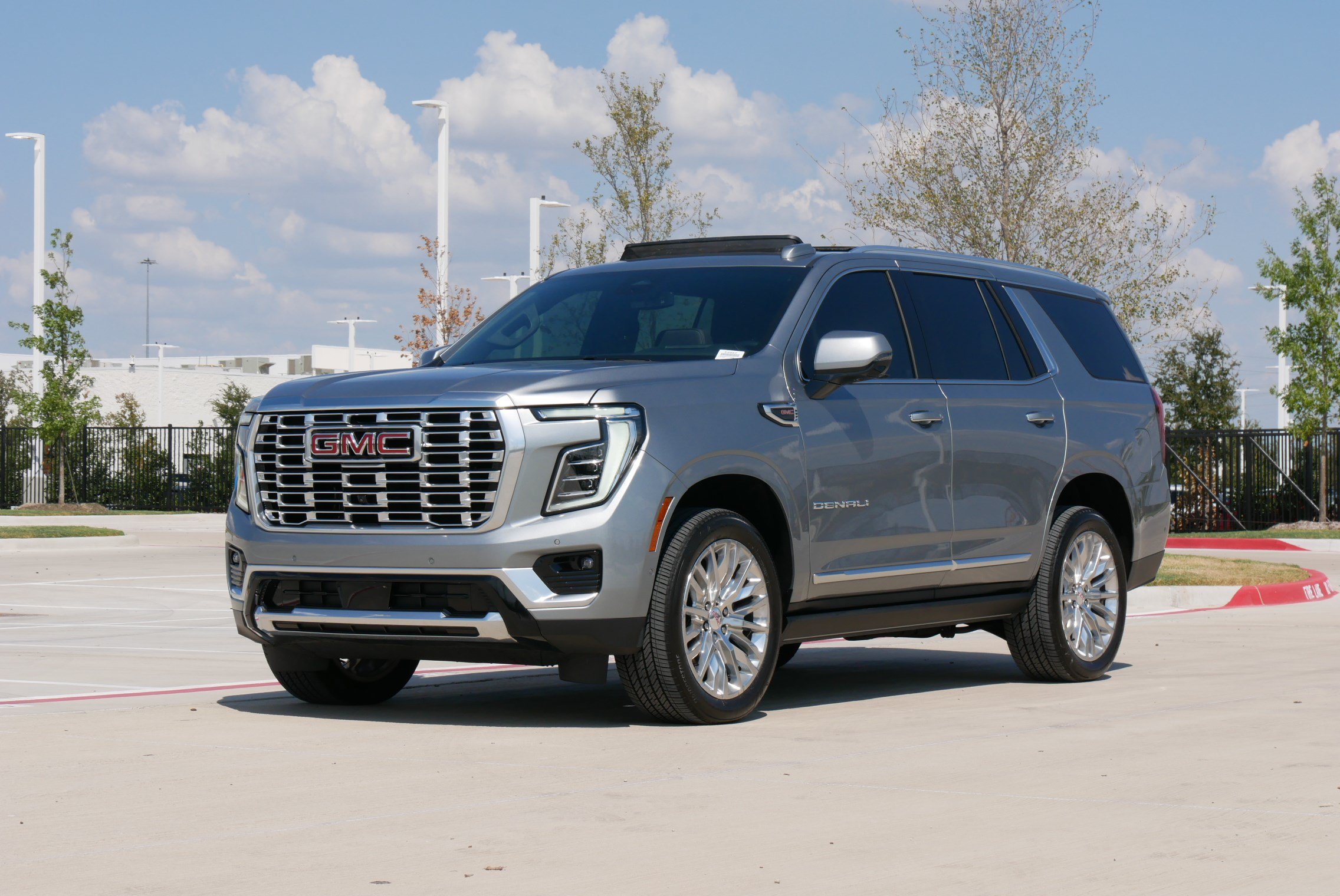 Used 2025 GMC Yukon Denali w/ Sun & Power Step Package AWD/4WD image 5