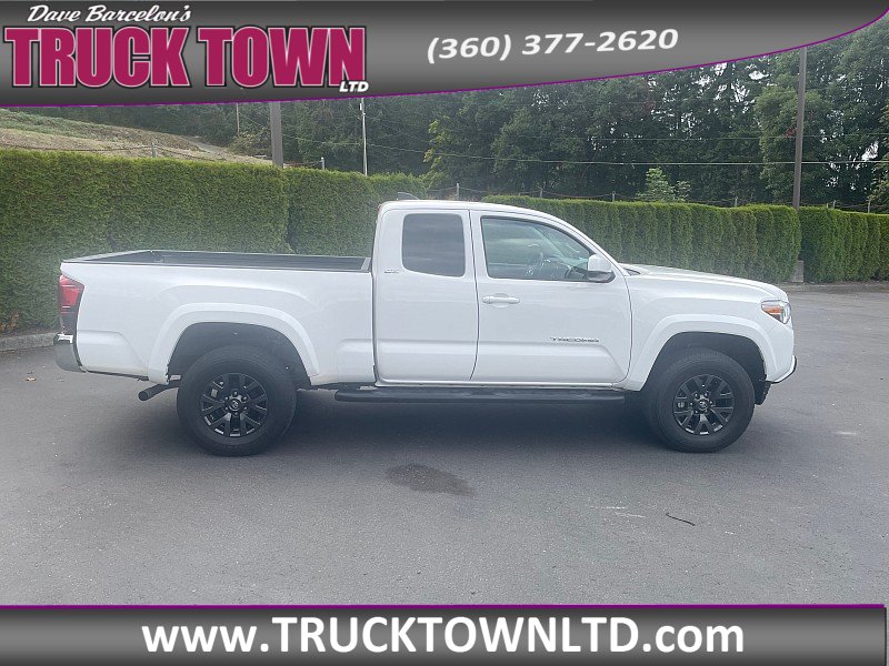 Used 2022 Toyota Tacoma SR5 w/ SR5 Appearance Package (SM) AWD/4WD image 6